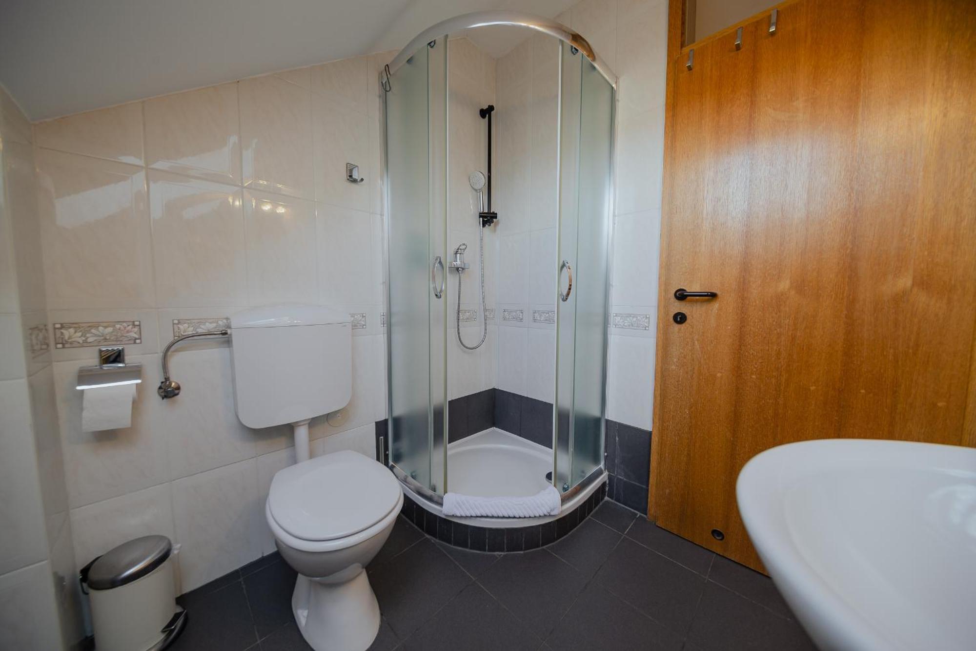 Hotel Maj Inn Moravske-Toplice Phòng bức ảnh